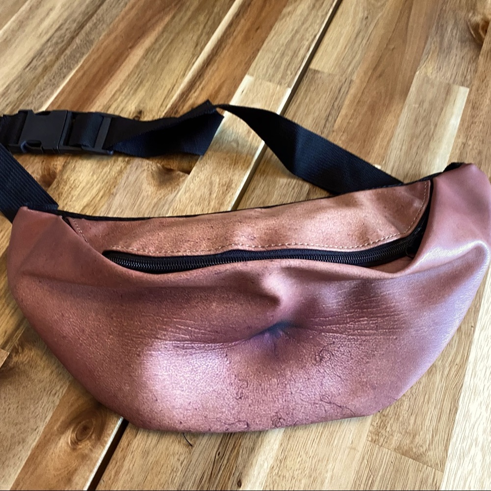 FAKE BELLY FANNY PACK